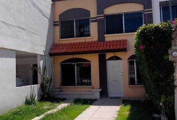 Casa en condominio en  Calle Villa De La Luna, Quinta Las Villas, Irapuato, Guanajuato, 36643, Mex