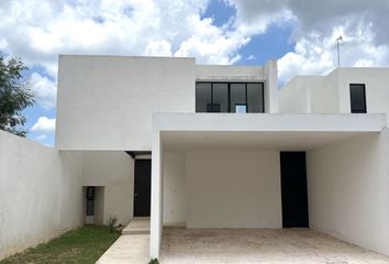 Casa en condominio en  Xcuyún, Conkal, Yucatán, Mex