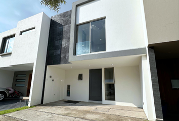 Casa en  Avenida Magallanes, Los Magueyes, San Pedro Tlaquepaque, Jalisco, 45602, Mex