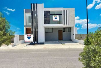 Casa en condominio en  Avenida Santa Lucía, Hacienda Juriquilla Santa Fé, Querétaro, 76100, Mex