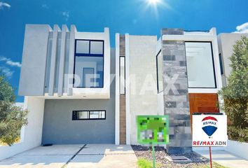 Casa en condominio en  Privada Portones, Juriquilla Santa Fé, Atenas, La Antigua Juriquilla, Querétaro, 76100, Mex