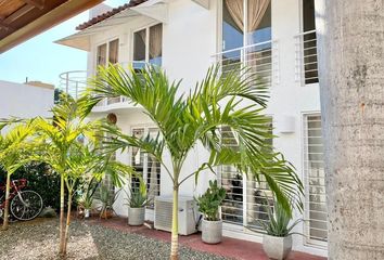 Casa en condominio en  Calle El Roble, El Hujal, Zihuatanejo, Zihuatanejo De Azueta, Guerrero, 40897, Mex