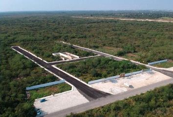 Lote de Terreno en  Yaxkukul, Yucatán