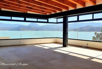 Casa en condominio en  Carretera Valle De Bravo-santo Tomás De Los Plátanos-zuluapan-lim. Méx. /mich., San Gaspar, Valle De Bravo, México, 51217, Mex