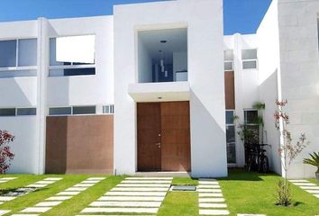 Casa en  Boulevard De Los Ángeles, Santa María Malacatepec, Parque San Luis Potosí, Ocoyucan, Puebla, 72865, Mex