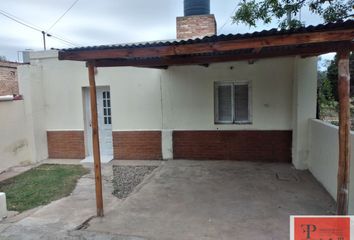 Casa en  Avenida Belgrano, Villa Dolores, San Javier, Córdoba, Arg