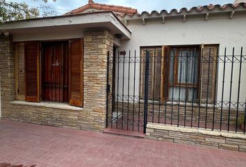 Casa en  Calle Pablo Pescara 836, Maipú, M5515, Mendoza, Arg