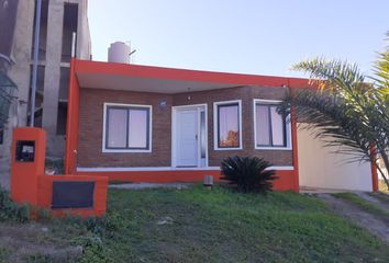 Casa en  Calle 1 De Mayo, Yocsina, Santa María, Córdoba, Arg