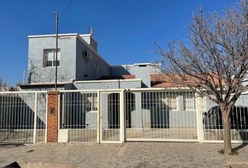 Casa en  Calle Cuatro, Luján De Cuyo, Cuyo, Mendoza, Arg