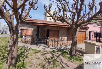 Casa en  Calle 150 751-849, La Plata, B1908, Provincia De Buenos Aires, Arg