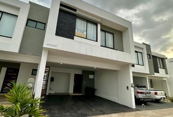 Casa en  Calle Verdún, Culiacán Rosales, Culiacán, Sinaloa, 80059, Mex