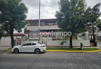 Casa en  Circuito Poetas 47-49, Ciudad Satélite, Naucalpan De Juárez, México, 53100, Mex