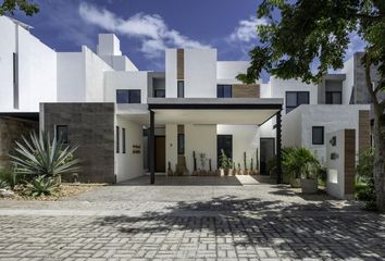 Casa en condominio en  X Canatún, Mérida, Yucatán, Mex