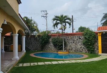 Casa en  Jardines De Cuernavaca, Cuernavaca, Morelos