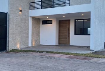 Casa en  Avenida 5 De Mayo 3025-a, De Santiago Mixquitla, Cholula De Rivadavia, San Pedro Cholula, Puebla, 72760, Mex