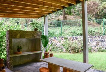 Casa en  Calle Canteras, Santa María Ahuacatlán, Valle De Bravo, México, Mex