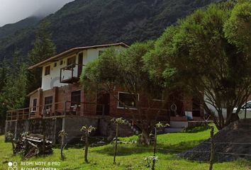 Terreno Comercial en  Monjas, Puengasí, Quito