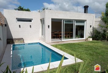 Casa en  Calle Gorriti 271, Villa Allende, Colón, X5105, Córdoba, Arg