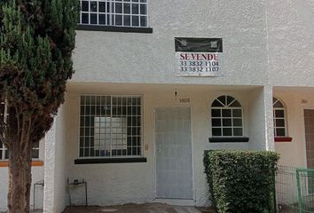 Casa en  Calle Azales 3784-3820, Flores Del Valle, Zapopan, Jalisco, 45138, Mex