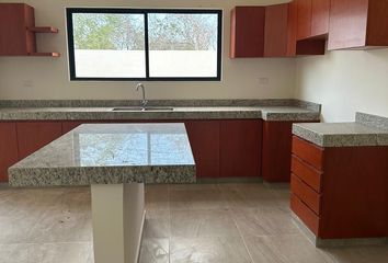 Casa en condominio en  Calle 21, Conkal, Yucatán, 97345, Mex