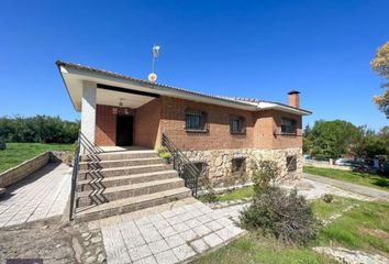 Chalet en  Lozoyuela, Madrid Provincia