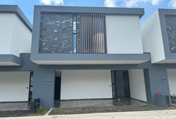 Casa en  Avenida Del Sol, Anacleto Canabal Tercera Sección, Centro, Tabasco, 86287, Mex