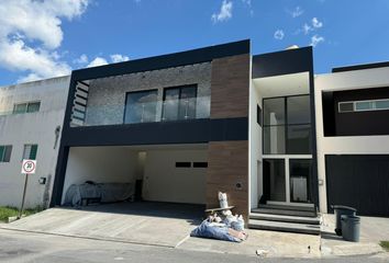 Casa en  Portal Del Huajuco, Monterrey