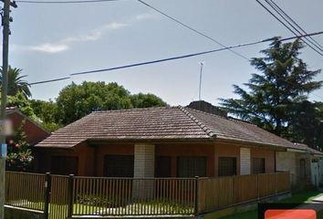 Casa en  Calle Doctor Luis Agote 3901-3999, Quilmes, B1879, Provincia De Buenos Aires, Arg