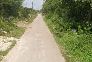 Lote de Terreno en  Yaxkukul, Yucatán