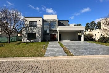 Casa en  Tristán Suárez, Partido De Ezeiza