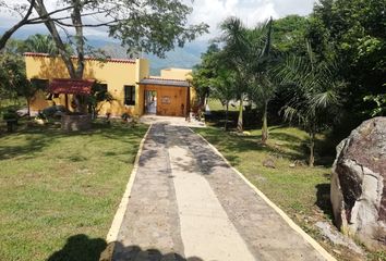 Villa-Quinta en  Anatolí, La Mesa