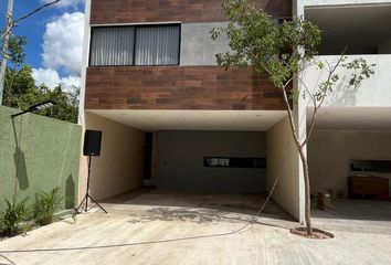 Casa en condominio en  X Canatún, Mérida, Yucatán, Mex