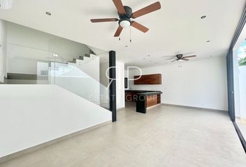 Casa en  Calle Río Nilo, Región 525, Santa Fé Plus, Cancún, Benito Juárez, Quintana Roo, 77534, Mex