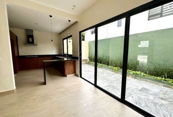 Casa en  Calle Bari, Cancún, Benito Juárez, Quintana Roo, 77533, Mex