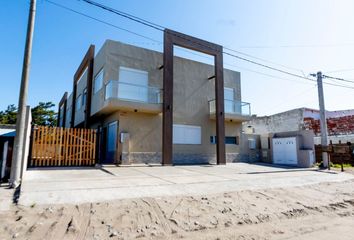 Casa en  Calle Tucuman 1-99, Monte Hermoso, Provincia De Buenos Aires, Arg