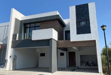 Casa en  Calle San José 215-215, Hacienda San Jerónimo, Monterrey, Nuevo León, 64637, Mex