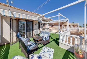 Chalet en  Distrito 2 - Urbanizaciones - Los Naúfragos, Torrevieja