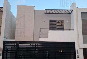 Casa en  Calle Ocaña, Privada Almeria, Apodaca, Nuevo León, 66643, Mex