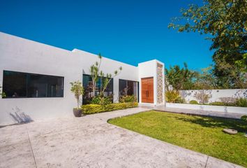 Casa en  Calle 18 108-108, Cholul, Mérida, Yucatán, 97305, Mex