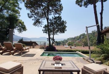 Casa en  Calle Barlovento, Santa María Ahuacatlán, Valle De Bravo, México, Mex