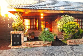 Casa en  Calle Miguel De Salcedo 1298-1410, Morón, Morán, B1712, Provincia De Buenos Aires, Arg