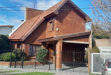 Casa en  Manuel B Gonnet, Partido De La Plata