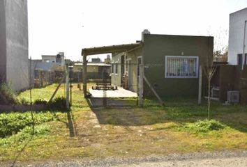 Casa en  Los Hornos, Partido De La Plata