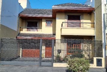 Casa en  Valentín Alsina, Partido De Lanús