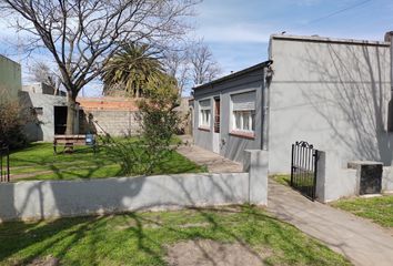 Casa en  Calle Santa Cruz, Comandante Nicanor Otamendi, General Alvarado, Provincia De Buenos Aires, Arg