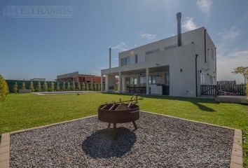 Casa en  Puertos Del Lago, Partido De Escobar