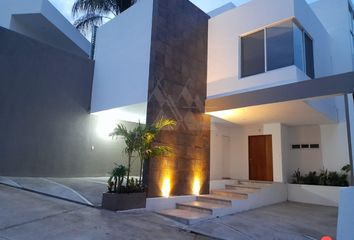 Casa en  Jardines De Delicias, Cuernavaca, Morelos