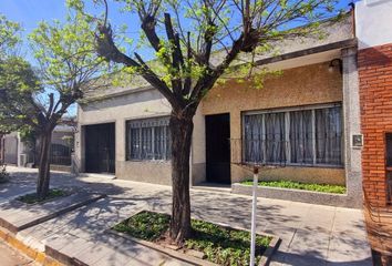 Casa en  Caseros, Tres De Febrero