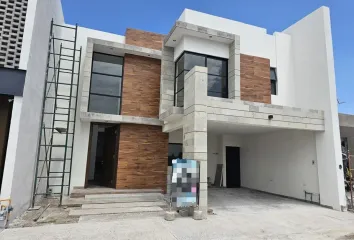 Casa en fraccionamiento en  Calle Lucero, Torreón, Coahuila De Zaragoza, 27013, Mex