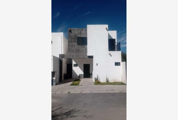 Casa en fraccionamiento en  Privada Las Puertas, Cerrada Villas Diamante, Torreón, Coahuila De Zaragoza, 27086, Mex